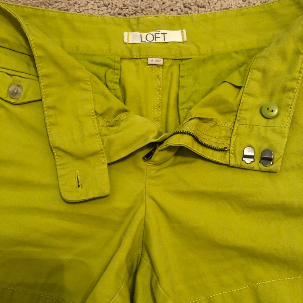 Ann Taylor LOFT Lime Green Shorts - Size 4 - Picture 3 of 3
